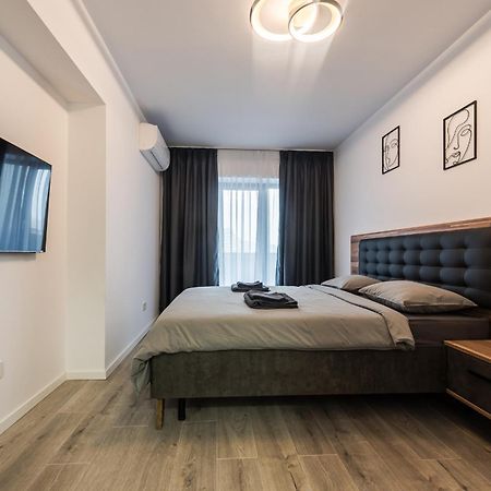 Vanda - Park-View Apartment With Private Balcony Bukarest Kültér fotó